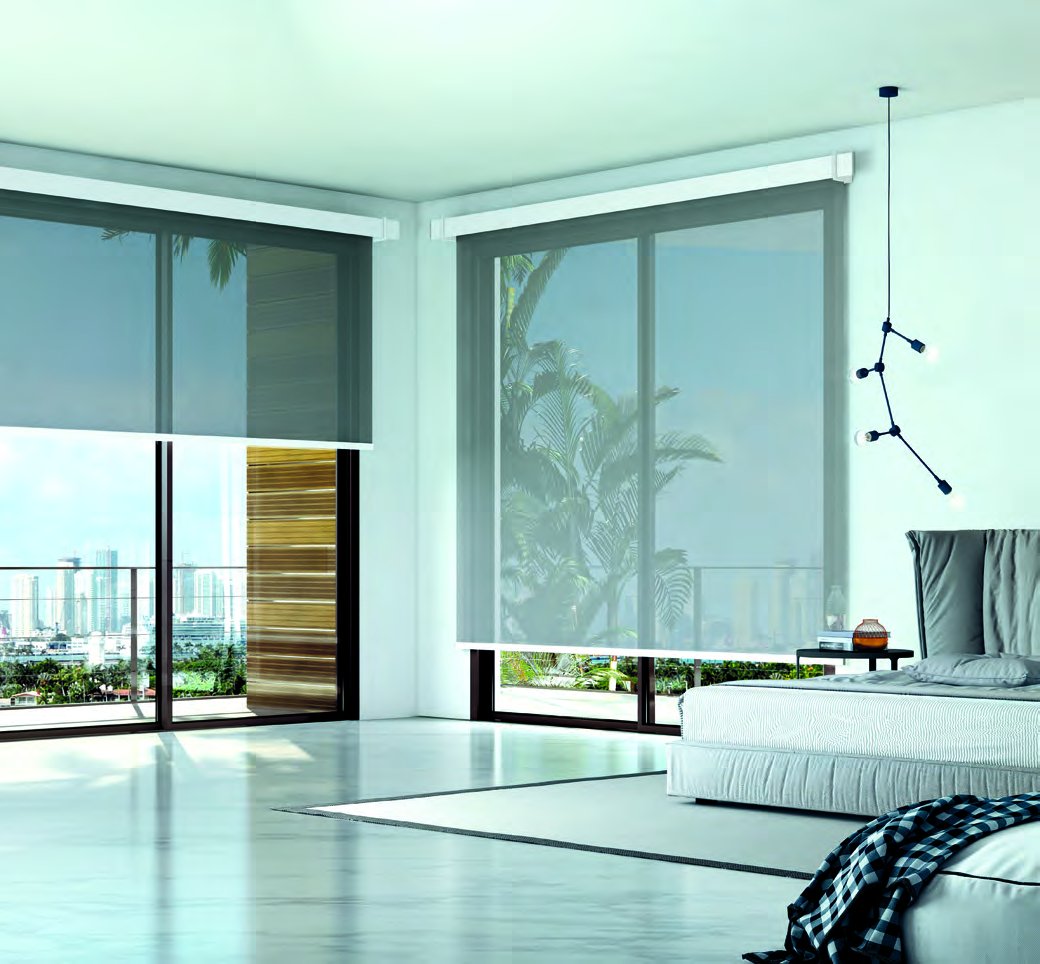 Penthouse bedroom with skyline and palm view